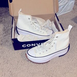 CONVERSE. RUN STAR HIKE. White. Size 9 Women’s